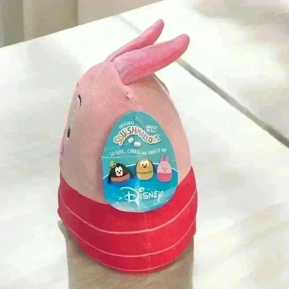 Piglet Squishmallow - Picture 5 of 6